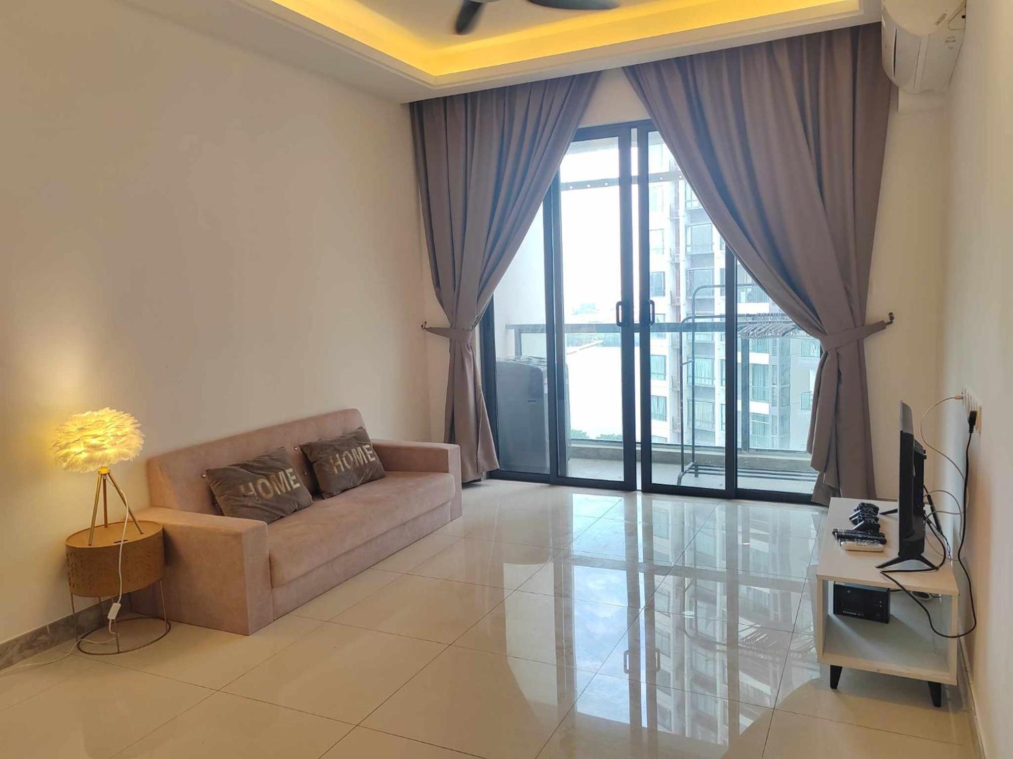 R&f Princess Cove - Jb Causeway - Sauna - Netflix - Like Facilities Apartemen
