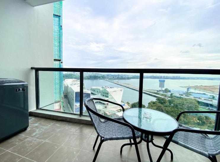 R&f Princess Cove - Jb Causeway - Sauna - Netflix - Like Facilities Johor Bahru